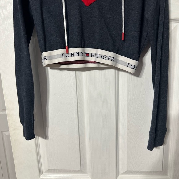 Tommy Hilfiger Women's Cropped Hoodie - Picture 3 of 15